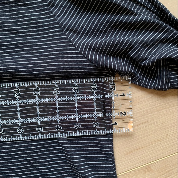 Short sleeve striped top - Picture 2 of 12
